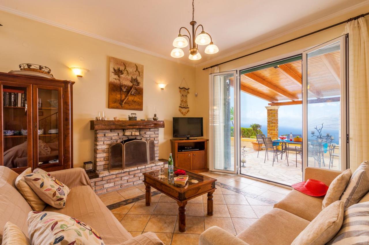 Beachfront Villa Victoras - With Private Beach Sidari  Exterior photo