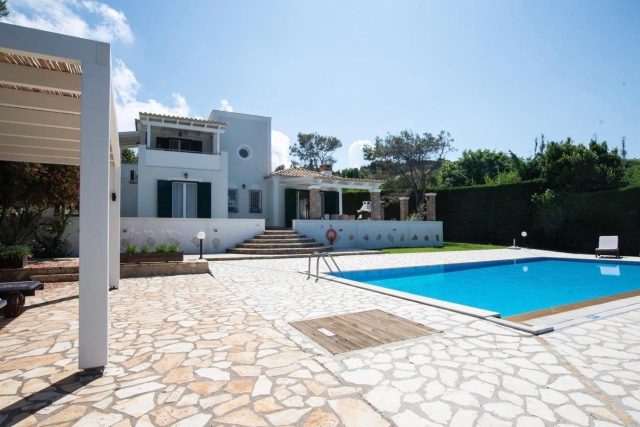 Beachfront Villa Victoras - With Private Beach Sidari  Exterior photo