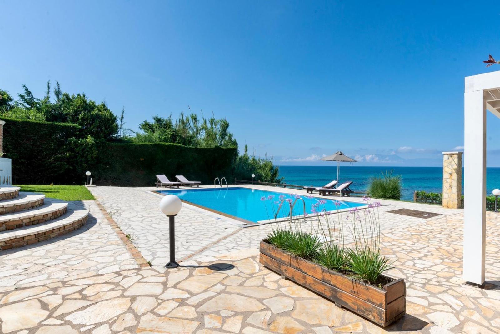 Beachfront Villa Victoras - With Private Beach Sidari  Exterior photo