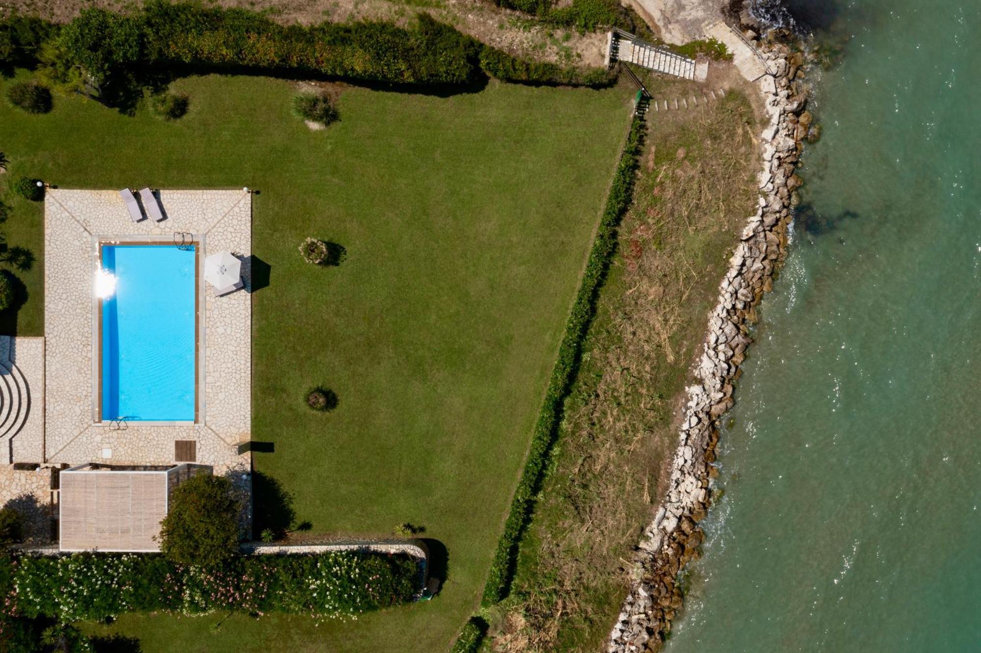 Beachfront Villa Victoras - With Private Beach Sidari  Exterior photo